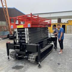 履帶自行走升降機施工現場 履帶自行走升降機施工現場